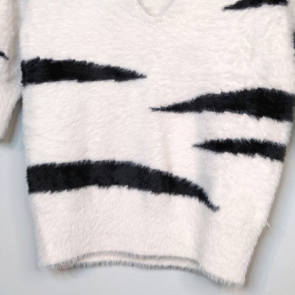 Michael Stars Honey Elbow Sleeve Pullover Sweater White Black Stripe V Size XS - Picture 3 of 13